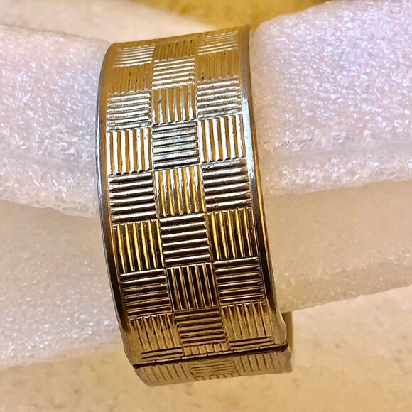 Coro Vintage Hinged Bracelet Gold Tone Basket Weave Signed FLAW - Picture 4 of 12